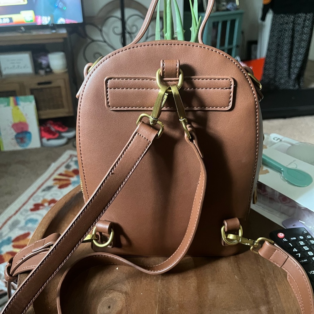 Levenger Small Leather Backpack - image 5